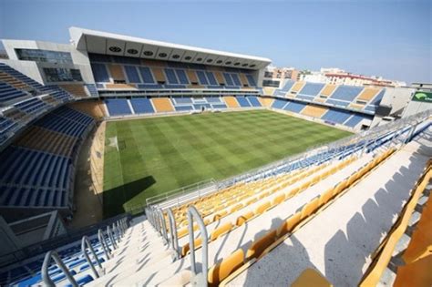 Spanish second tier leaders Cadiz confirm American investment ...