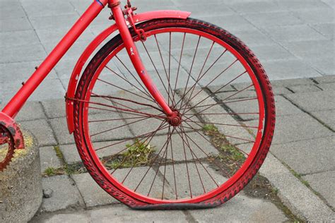 Bike with flat tire - SAAR Magazine