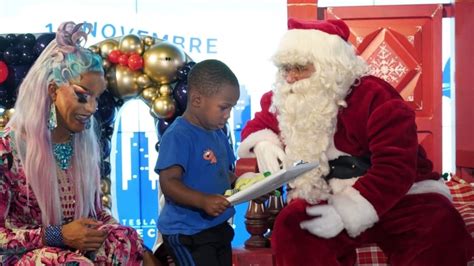 It's a Christmas miracle! Montreal's Santa Claus Parade is back this ...