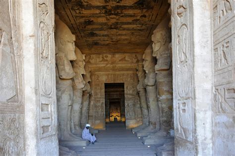 Abu Simbel - Great Temple; Inside (1) | Abu Simbel Temples | Geography im Austria-Forum