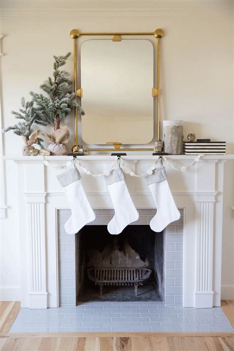 Tips for Styling Your Holiday Mantel | Thanksgiving mantel decor, Holiday mantel, Modern ...