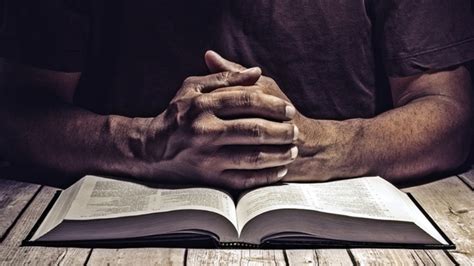 If Someone Says—‘I Don’t Believe in the Bible’ - Christian Publishing House Blog