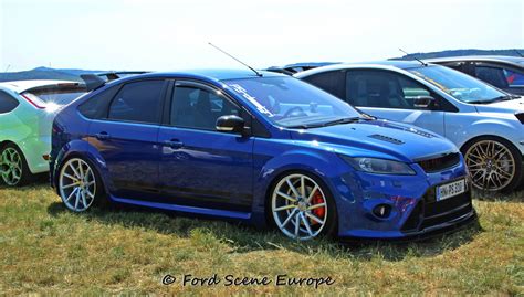 Blue Ford Focus ST / RS mk2.5 5 doors