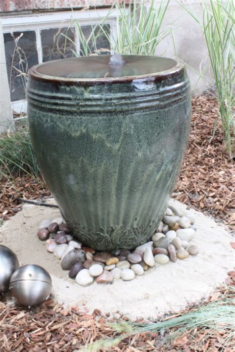 DIY 10 Outdoor Fountains