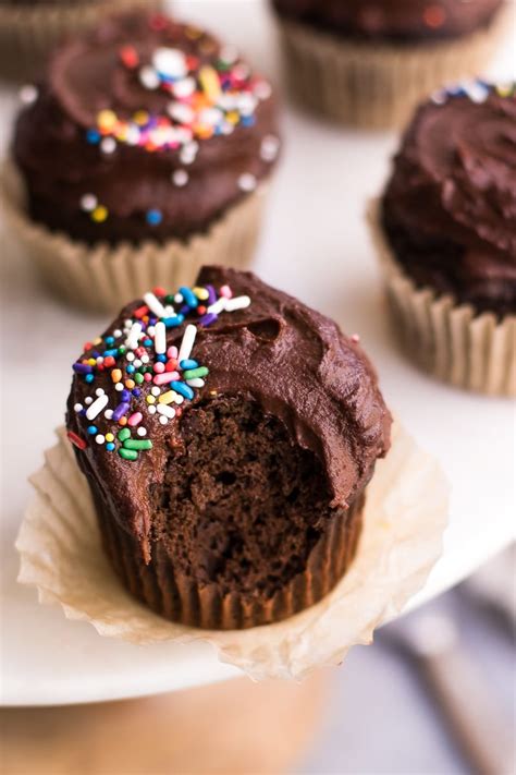 Double Chocolate Healthy Cupcakes (gluten-free & sugar-free) - Peanut ...