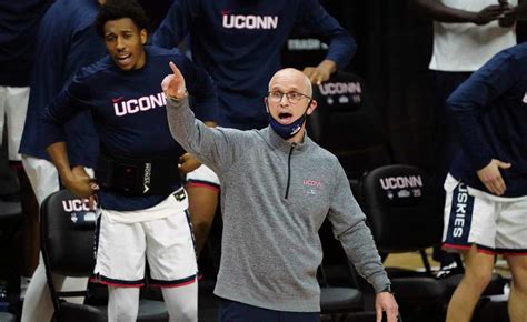 UConn men have no Jersey barrier: Dan Hurley has had great success ...