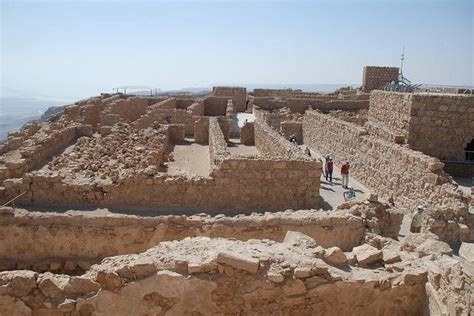 The Story of Masada – the Siege & Its Symbolic Meaning | DeadSea.com