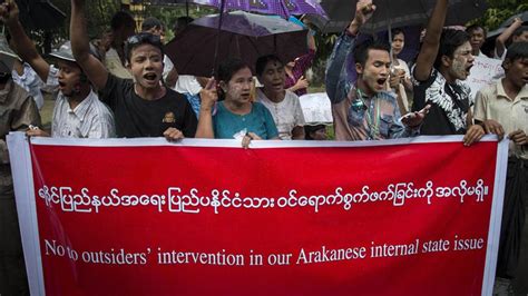 Myanmar crowd protests Malaysia rally for Rohingya