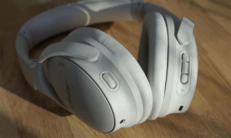 Bose QC45 review: commuter favourite noise-cancelling headphones ...