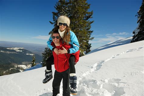 young couple on winter vacation 11612358 Stock Photo at Vecteezy