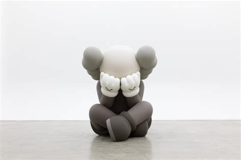 Curator’s Talk: KAWS: Family | Art Gallery of Ontario