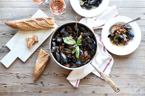 SPICY MUSSELS WITH PEACHES & ROSÉ