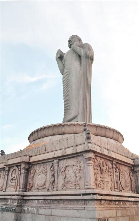 Buddha Statue, Hussain Sagar Lake, Hyderabad, India 1223999 Stock Photo ...