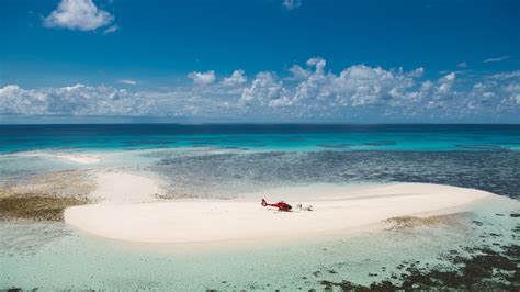 Great Barrier Reef helicopter tour to Vlasoff Cay