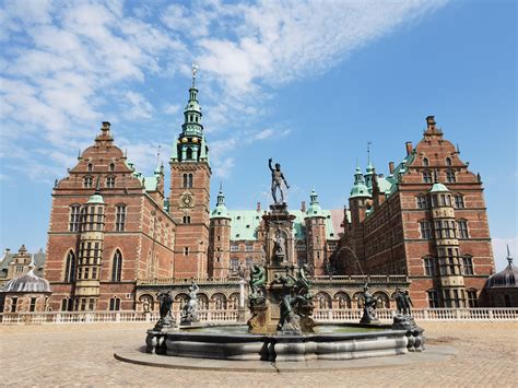 The impressive Frederiksborg Castle - Denmark [OC] [4032x3024] : r ...