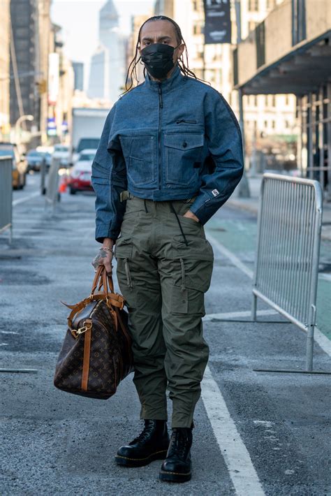 What to wear with army green pants - Buy and Slay