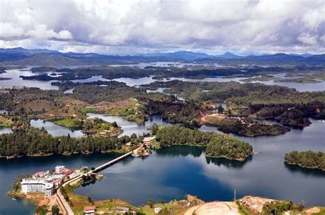 El Peñol & Guatapé | Travelombia