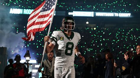 Jets owner shares video of Aaron Rodgers carrying American flag with important message for fans ...