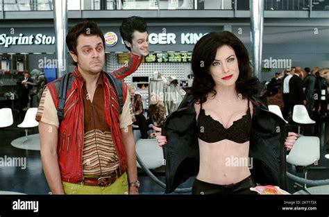 JOHNNY KNOXVILLE, LARA FLYNN BOYLE, MEN IN BLACK II, 2002 Stock Photo ...