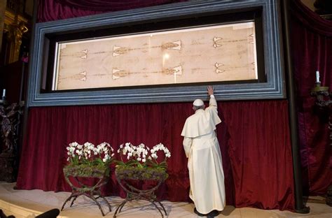 Extraordinary public display of Turin Shroud in 2020 - Vatican News