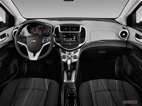 2020 Chevrolet Sonic: 87 Interior Photos | U.S. News