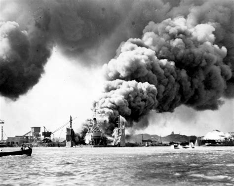 80-G-32719 Pearl Harbor Attack, 7 December 1941