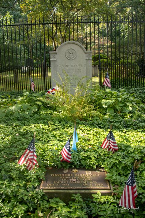 President Theodore Roosevelt Grave | Nashville Travel Photographer & Solo Female Travel