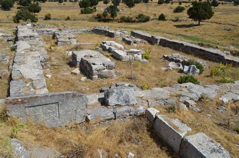 Church ruins at Başara