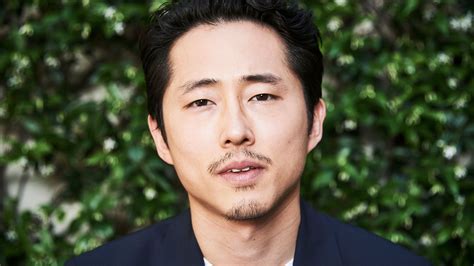 Steven Yeun: The Walking Dead Tried to Dress Glenn As Asian Stereotype