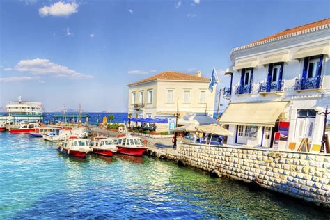 Spetses Greece – Complete Island Guide | Discover Greece