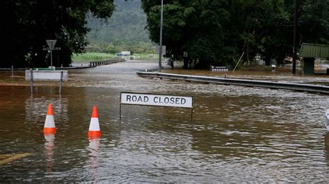 Cairns weather: Cyclone warning in place for parts of Cape York with tropical low expected to ...