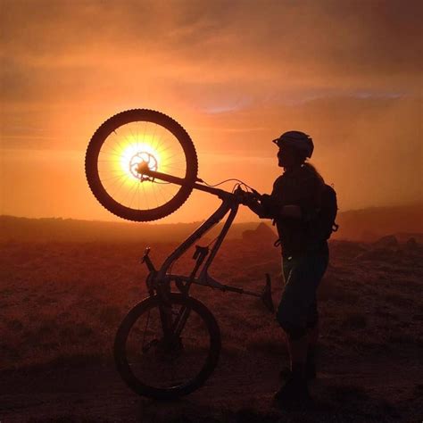 Mountain Biking Photography, Bicycle Photography, Photography Poses For Men, Artistic ...