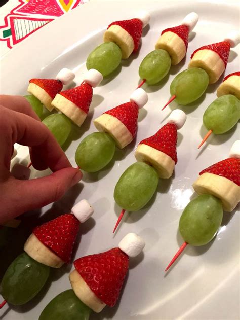 Grinch Fruit Kabobs Skewers – Healthy Christmas Appetizer, Snack or ...