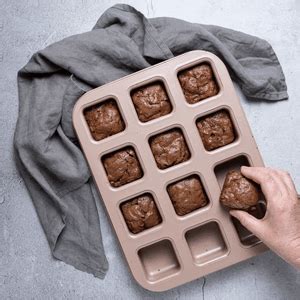 Square Brownie Pan - Non-Stick Brownie + Slice Tray