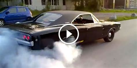 Massive & Smokey BURNOUT With The 1968 Dodge Charger R/T 440! THAT ...