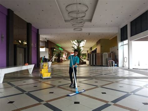 Shopping Mall Floor Cleaning Services Malaysia | Complex Cleaning KL