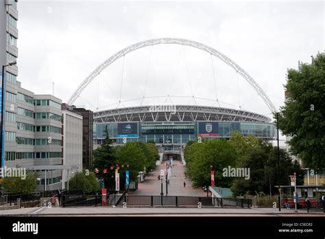 Distinctive view of the famous arch at Wembley Football Stadium ...