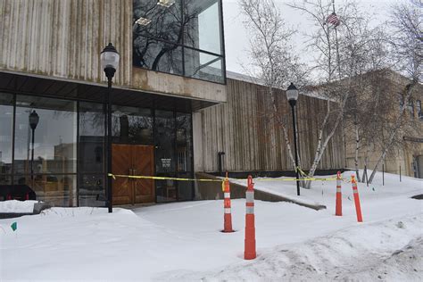 Library entrance blocked by water leak | News, Sports, Jobs - The Journal