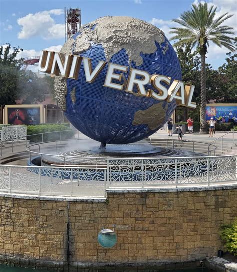 Universal CityWalk Restaurants - Me and My Traveling Hat