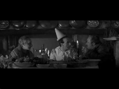 Pinocchio (Roberto Benigni) Scena Osteria Fichi d'India - YouTube