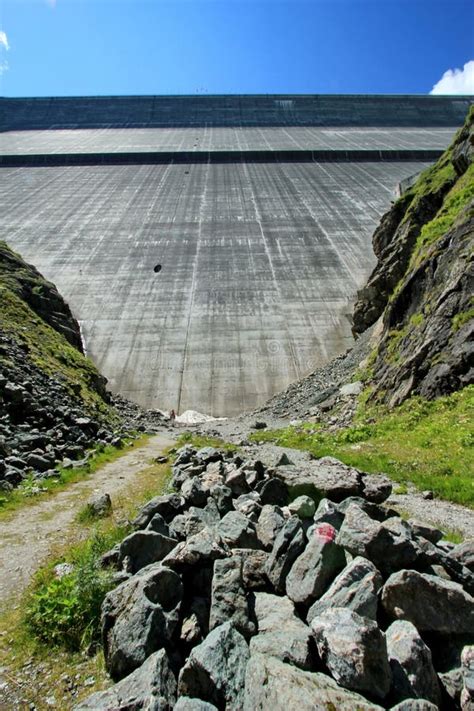 Grande Dixence Dam, Switzerland Stock Photo - Image of stone, dixence ...