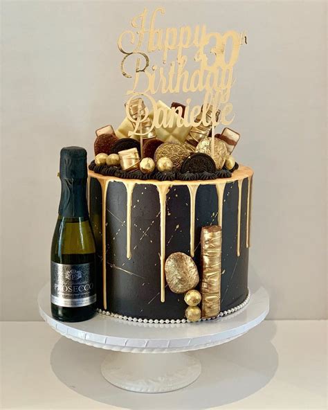 Black and gold love 😜 Cake toppe | Birthday cake for him, Drip cakes, 21st birthday cakes