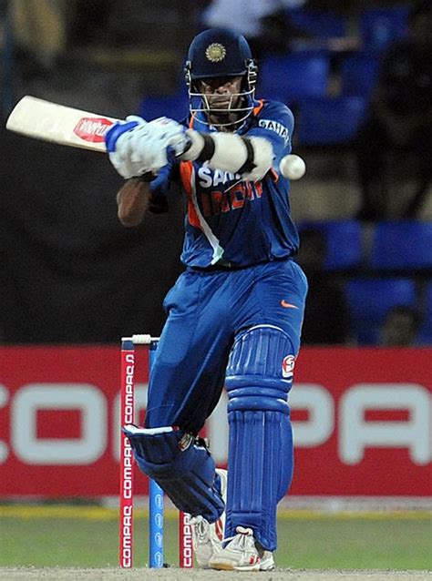 Rahul Dravid shapes up for a pull | ESPNcricinfo.com