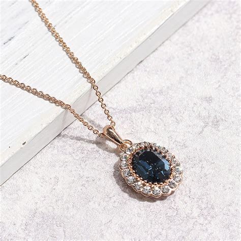 Crystal Pendant Necklace - ApolloBox