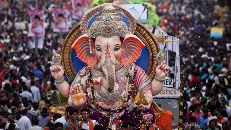 Ganesh Chaturthi Celebration in Mumbai - Famous Festivals of Mumbai