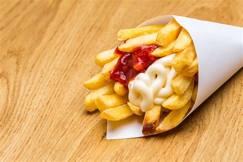 'Friet' or 'patat'? The ultimate guide to Dutch fries | Flipboard