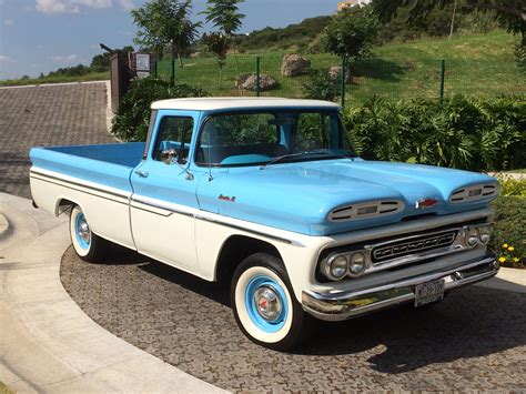 Chevrolet apache 1961, restaurada en 3AM | Camiones chevy, Camionetas ...