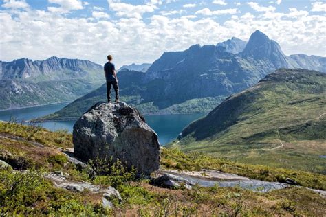 How to Hike Segla, One of Senja’s Most Popular Hikes – Earth Trekkers