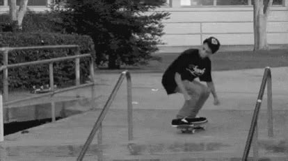 Skateboard Fails GIFs | Tenor