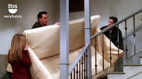 Hilarious 'Friends' Bloopers From Iconic 'Pivot!' Scene: Watch - Fame10